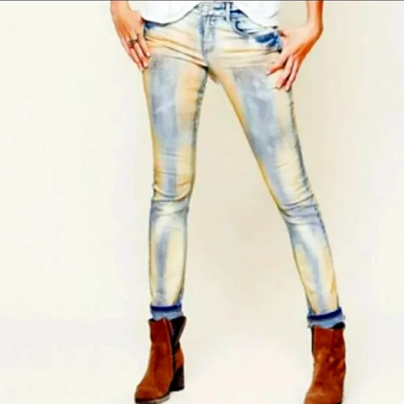 Free People Super Rare Unique Tie Dye Bleach Dirty Wash Jeans Size 29 Paintbrush - Picture 1 of 16
